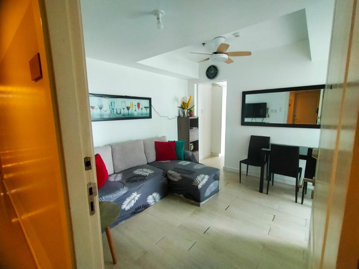 Beach Front Living In The Heart Of The City, Azure Residences Manila Exteriér fotografie