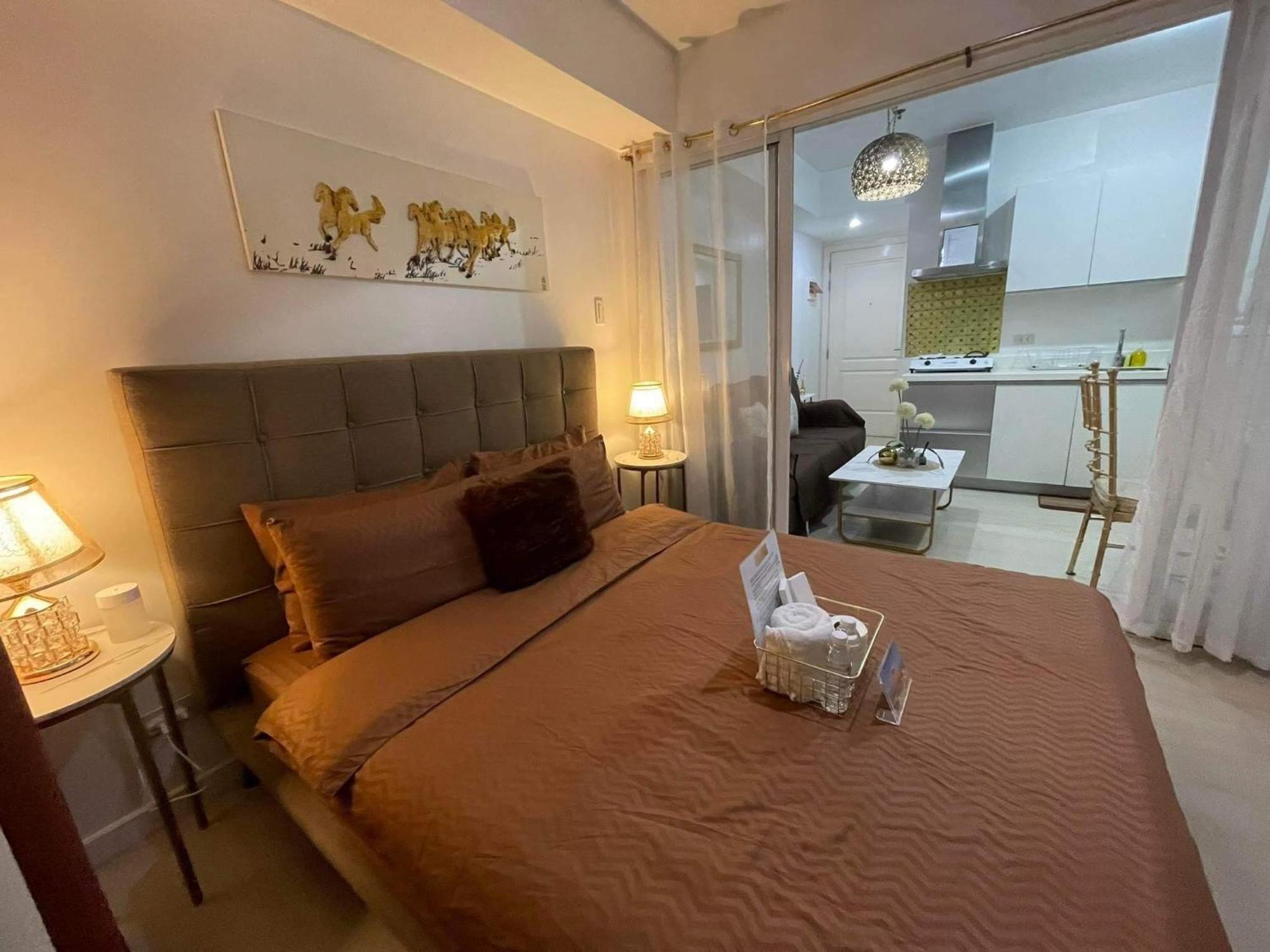 Beach Front Living In The Heart Of The City, Azure Residences Manila Exteriér fotografie
