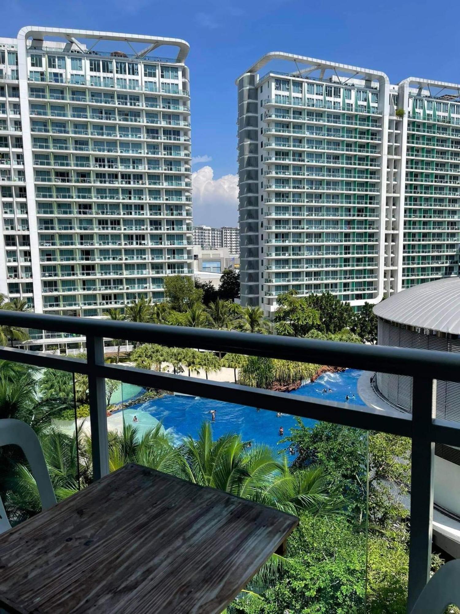Beach Front Living In The Heart Of The City, Azure Residences Manila Exteriér fotografie