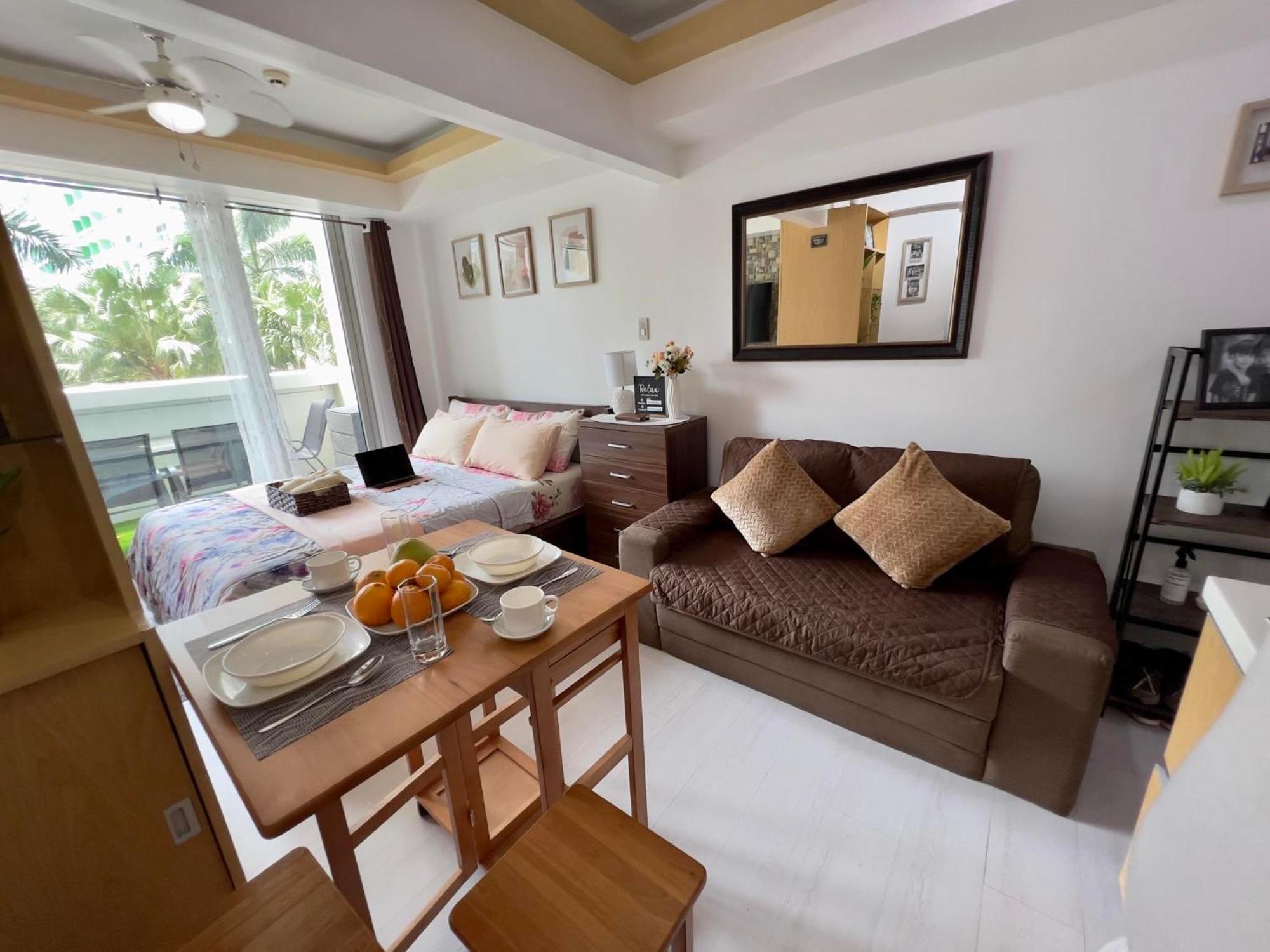 Beach Front Living In The Heart Of The City, Azure Residences Manila Exteriér fotografie