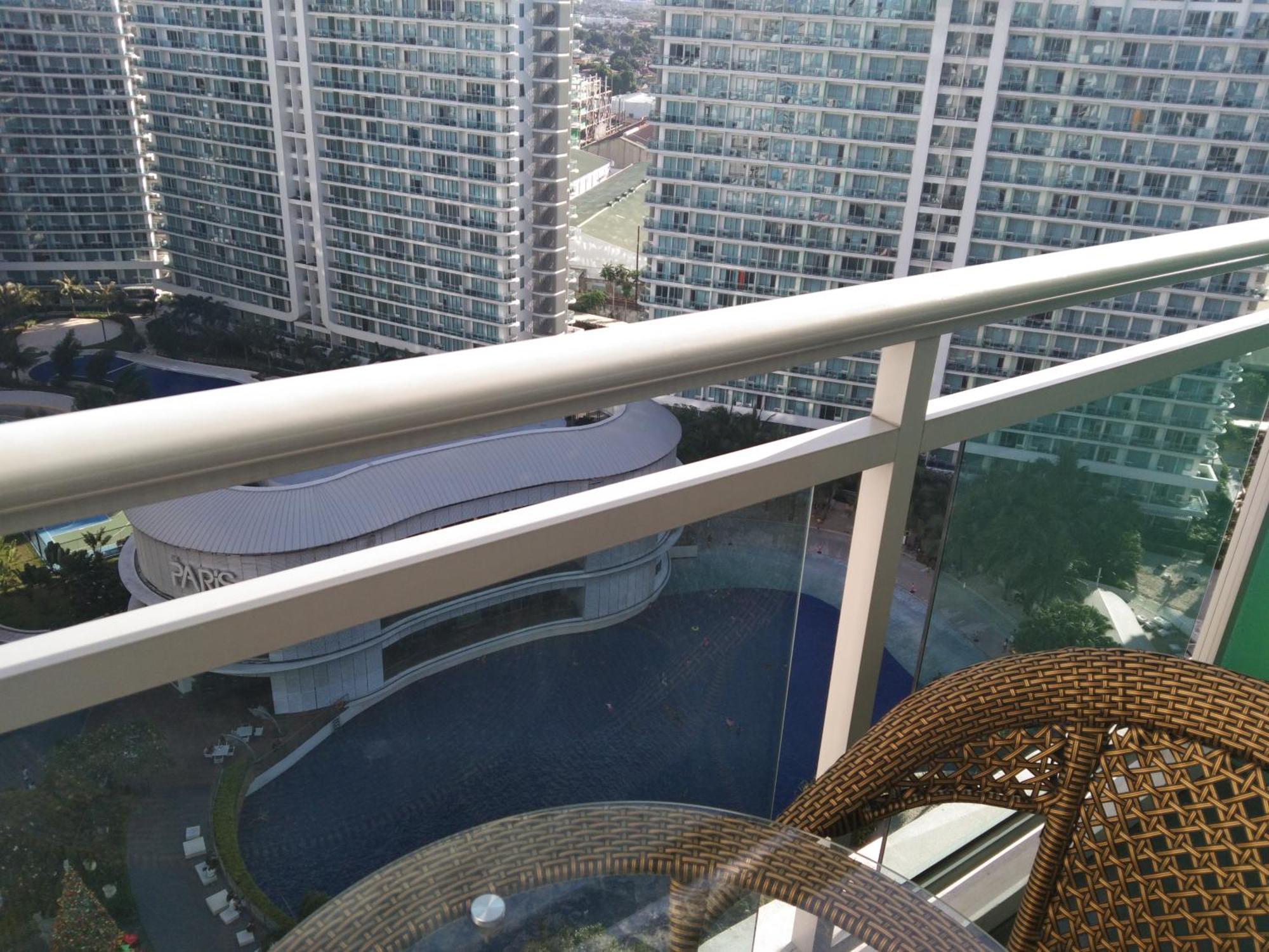 Beach Front Living In The Heart Of The City, Azure Residences Manila Exteriér fotografie
