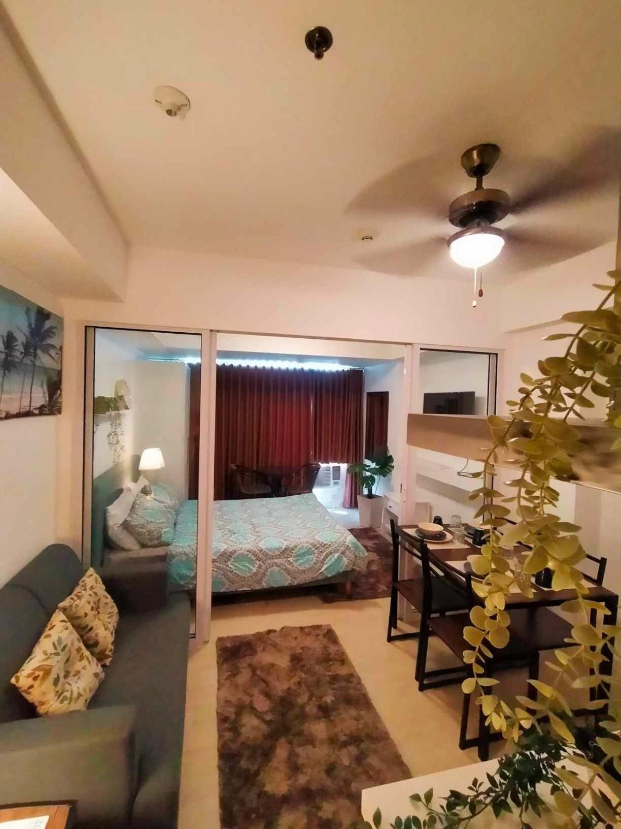 Beach Front Living In The Heart Of The City, Azure Residences Manila Exteriér fotografie